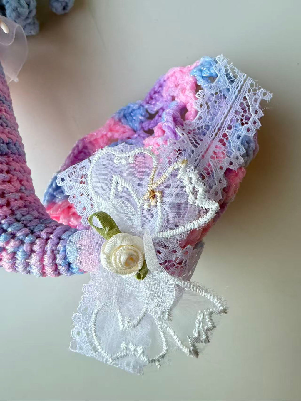 Handmade Crochet Mermaid Doll Purse, Kawaii Amigurumi Bag Pearl Strap, Pink Blue Gradient Shoulder Bag, Whimsical Fairycore Gift for Her