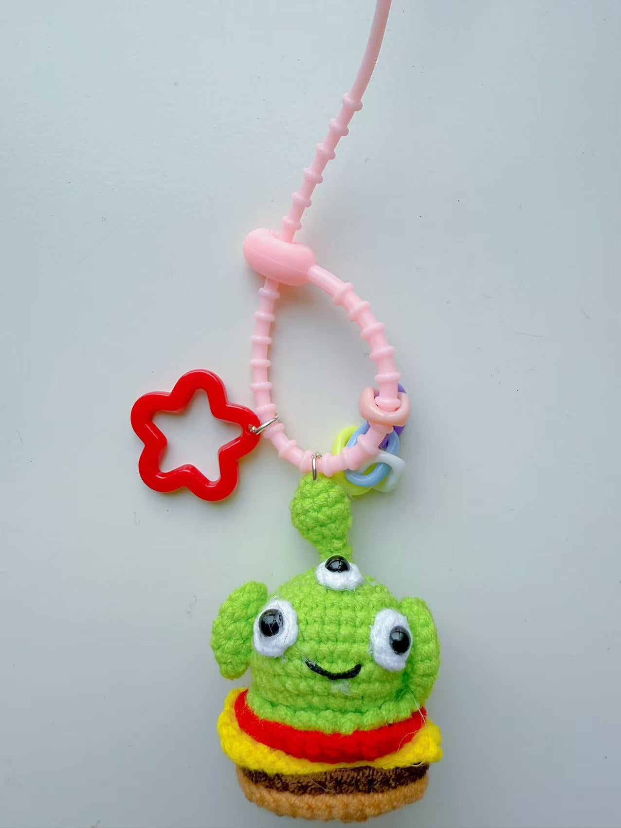 Crocheted Three-Eyed Alien Burger Keychain, Amigurumi Food Bag Charm, Kawaii Plush Backpack Accessory