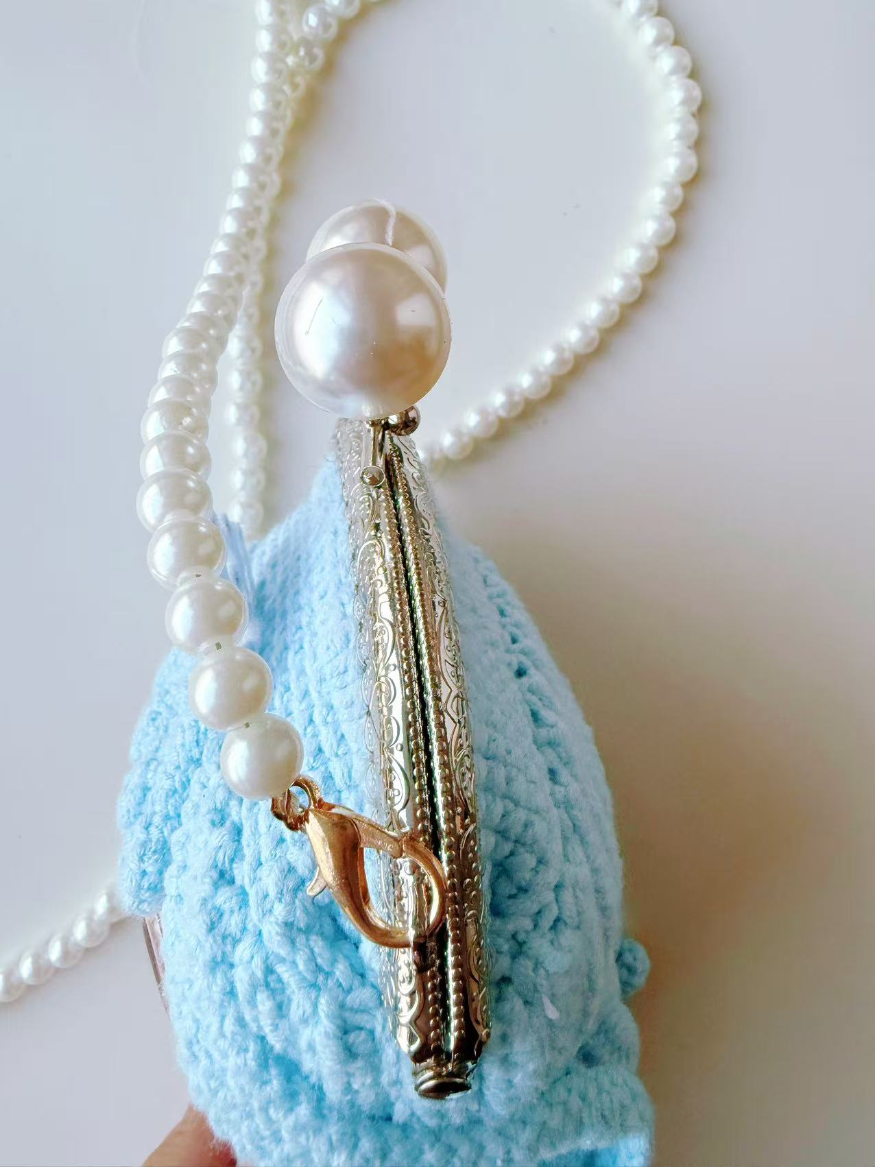 Handmade Crochet Mermaid Doll Purse, Kawaii Amigurumi Bag Pearl Strap, Pink Blue Gradient Shoulder Bag, Whimsical Fairycore Gift for Her